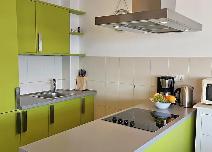 4-star Penthouse With Wonderful Sea View - Stella Sunshine Апартаменти Трогір