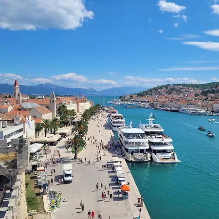4-star Penthouse With Wonderful Sea View - Stella Sunshine Apartment Trogir