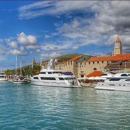 4-star Penthouse With Wonderful Sea View - Stella Sunshine Apartment Trogir